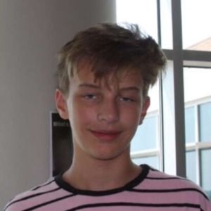 Meet your Posher, Logan